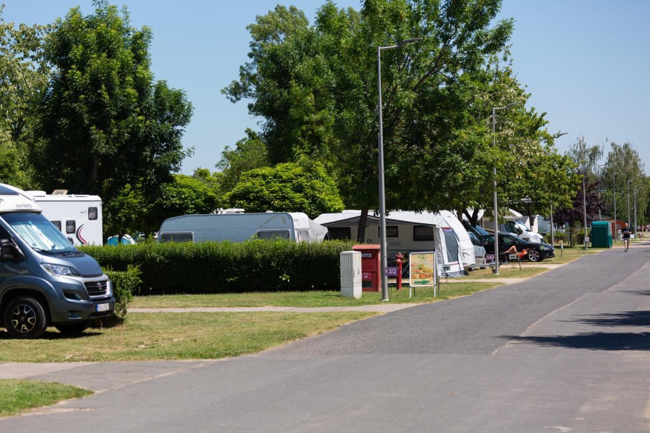 Aranypart Camping & Apartments Siófok Exterior foto